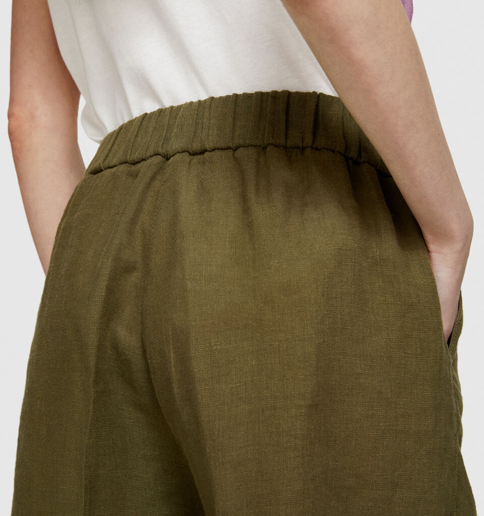 100% linen bermudas - women's shorts - Military Green | Sisley image number 5